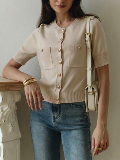 Blusa feminina elegante e casual de malha com mangas curtas, estilo urbano chique, versátil para o trabalho e lazer, perfeita para o outono.