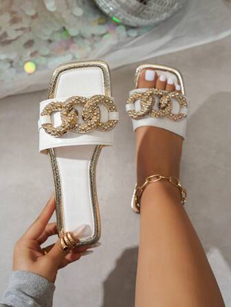 女士平底金链装饰凉鞋，舒适休闲一脚蹬露趾鞋，适合夏季户外、海滩、派对