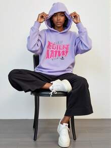 Sudadera oversize con capucha para mujer, multicolor, apta para temporadas de otoño e invierno, cuello redondo, mangas largas, tela de algodón, imágenes representativas. Te llegará una sudadera oversize en color y estampado al azar. - Multicolor - Ver 5