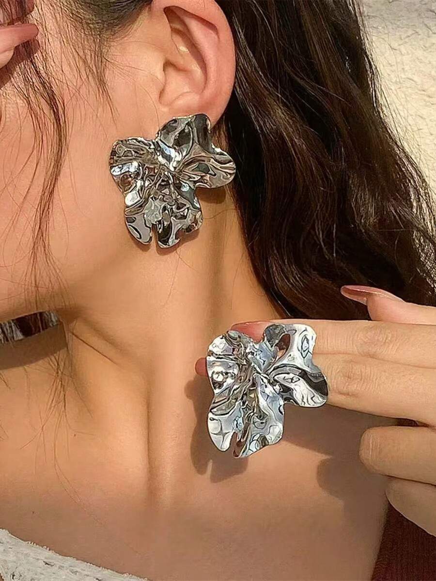 1对时尚简约复古几何不对称褶皱耳环，持久亮泽的金色饰面，适合女性度假、派对、日常商务休闲场合佩戴 - 銀色 - 查看 1