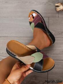 Sandalias anchas con ajuste amplio para mujer de talla grande con diseño de parches con hojas, populares este año, tacón grueso, correa de tobillo, punta abierta, casuales, ligeras, antideslizantes, cómodas para playa/vacaciones
