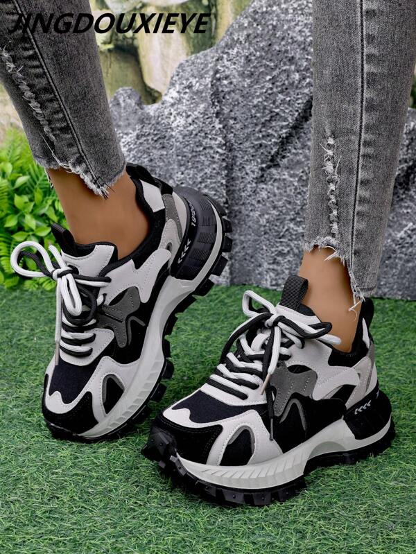 Women's Thick Sole Color Block Chunky Sneakers, 2025 All Season New Arrivals, Dual-Color Lace-Up, Waist-Slimming, Versatile Soft Bottom Comfortable Fashionable Casual Shoes, Suitable For New Year, Christmas, Halloween
