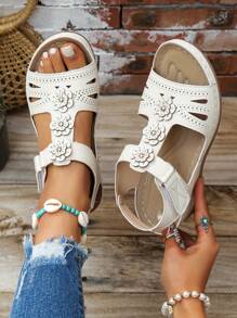 Sandali con plateau e design floreale traforato, con , casual e di moda, sandali con zeppa e punta aperta adatti per la città, attività all'aperto e vacanze per le donne