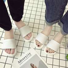 Chaussons pour hommes, sandales décontractées d'intérieur et d'extérieur pour couples, semelle souple et légère, tongs confortables pour hommes - Noir - Voir 10