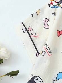 Set de 2 piezas de pijama de mujer con estampa autorizada de Kuromi de Sanrio que incluye camisa de manga corta con botones y bolsillo en la solapa, y shorts con lazo, adecuado para uso doméstico en primavera/verano