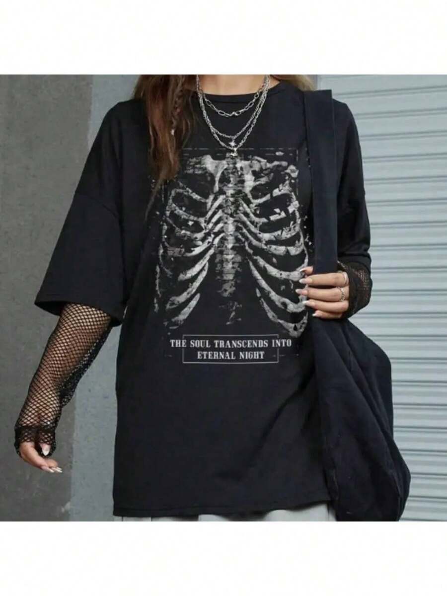The Soul Transcends Into Eternal Night Unisex Basic Cotton T-Shirt - Negro - Ver 1