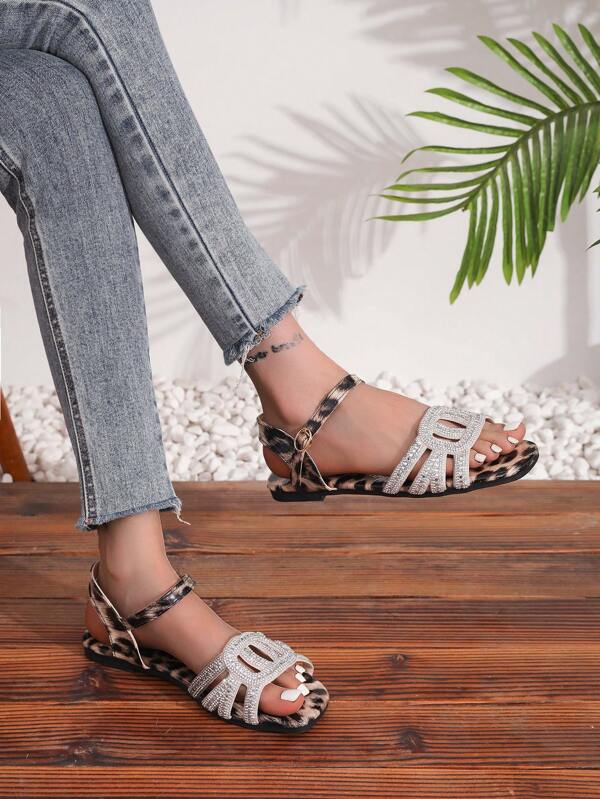 Spring New Flat Sandals For Women, Versatile Beach Festival Plus Size Outdoor Summer Shoes