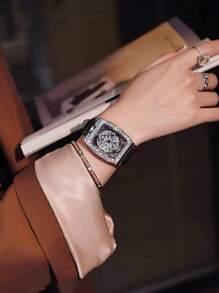 1pc Fashionable Elegant Wine Barrel Shaped Ladies' Watch With Transparent Back & Rhinestone Detail Quartz Movement Watch, With Rotatable Queen Pattern Dial, Stainless Steel Case & Waterproof, Suitable For Daily Wear, Banquet, And Other Occasions To Decorate Your Wrist - White - View 10