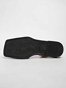 Saltos Grossos de Moda Feminina - Design de Bico Quadrado, Couro Sintético Bege e Dourado, Sola de Borracha, Uso Diário Confortável | Sandálias Planas da Moda | Sapatos com Sola de Borracha