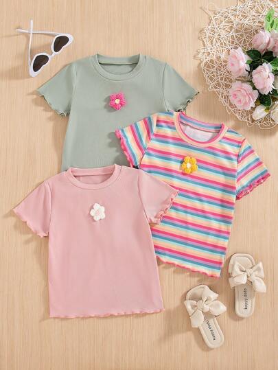 Set de 3 piezas con top floral de manga corta acanalado informal + pantalón corto de manga corta a rayas de colores para niña