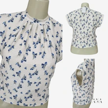 Blusa Feminina Estampada Floral com Gola Alta e Pregas – Manga Japonesa, Tecido Leve e Confortável