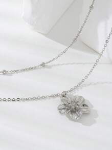 1pc Silver Flower Pendant 5-Petal Necklace, Bridal Gift (Random Quantity Of 1st Layer Pearls) - Silver - View 4