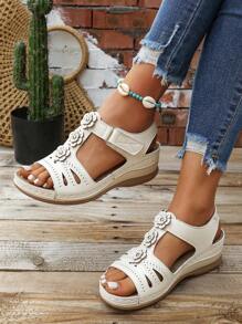 Sandali con plateau e design floreale traforato, con , casual e di moda, sandali con zeppa e punta aperta adatti per la città, attività all'aperto e vacanze per le donne