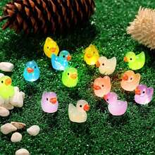 10/20/30 Pieces Of Random Color Mini Resin Ducks With Glowing Function, Mini Night Light Resin Duck Crafts, Colorful Mini Ducks Night Light Figurines, Cute Handmade Decorations, Car Decorations, Birthday Gifts, Indoor Home Decor, Holiday Party Gifts, Scene Decoration Creative Back-To-School Gifts.