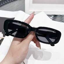 2 Pieces/Set Women's Black And White Plastic Frames Square Beach Fashion Glasses