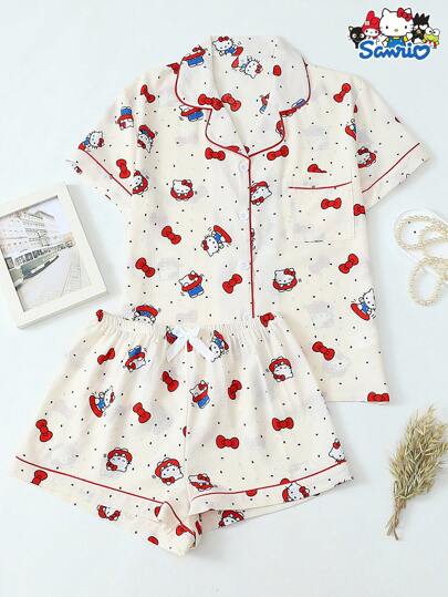  2 件套女士 Sanrio Hello Kitty 印花翻领短袖纽扣口袋上衣和蝴蝶结短裤睡衣套装，适合休闲家居服，春夏