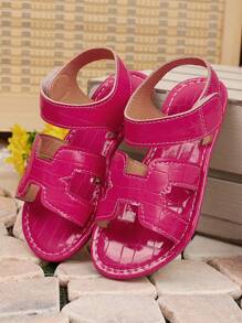1 pereche de sandale plate fucsia pentru fete, mărime mare, piele de șarpe, cusutură din PU metalizat, design cu cataramă, vârf deschis, sandale romane drăguțe prințesă de lux la modă, potrivite pentru copii de 3-15 ani, primăvară/vară 2025 - Roz fierbinte - Vizualizare 5