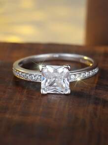 简约优雅 925 纯银镶嵌方形白色锆石戒指，适合日常佩戴、订婚、婚礼、约会、派对、节日、送给她的礼物