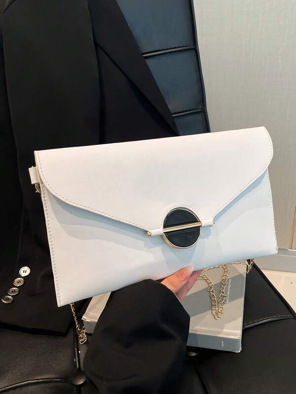 حقيبة يد نسائية ذات تصميم بسيط وأنيق على الطراز القديم، حقيبة هذا العام