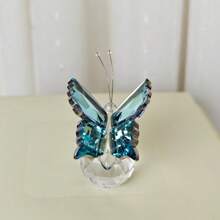 1 Piece Exquisite Multicolor Crystal Butterfly Figurine Colorful Butterfly Figurine With Crystal Ball Base, Small Glass Butterfly Statue Gifts For Women Men, Cute Animal Ornament Collectible For Home Office Decoration Ideal Gift For Christmas, Mother's Day, Father's Day, Valentine's & Weddings Birthday Graduation