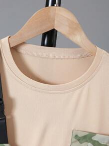 Enfant garçon printemps / été décontracté T-shirt à manches courtes à camouflage et short d'extérieur avec sac, ensemble de 2 pièces