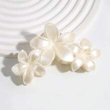 1pc Floral Hair Clip, Elegant Pearly Lily Flower Claw Clip, Versatile Hair Accessory Back To School