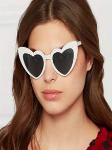 10 Pairs Stylish Heart-Shaped Eyeglasses For Men & Women, Retro Heart Shape Fashion Glasses - White Frame With Gray Lens, Suitable For Wedding, Party, Photography Props, Accessory, Holiday, Wedding, Birthday, Party, Street Photography Decoration, Ideal For Casual Outings, Club Activities, Festivals, Leisure Glasses, Fun Design, Cute Glasses