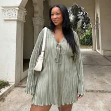 Plus Size V-Neck Long Sleeve Tie Waist Flare Hem Solid Color Mini Dress, Stylish & Slimming - Green - View 3