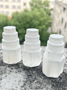 Selenite Crystal Tower Natural Selenium Skyscraper, Balance Reiki Chakra Energy, Scene Decoration, Desktop Decoration, Crystal Ornaments, Home Decor, Witchy Things, Stocking Stuffers, Decoration Gift Mom & Friend's Gift -No Electricity