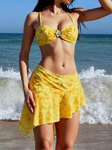 Xinshengyuan 3pcs/Set New Year's,Valentine's Day Costumes,Side-Tie Style Women's Lower Garment,Lotus Leaf Hem Pleated Short Skirt,Cute Casual Floral Print Bandeau High Cut Bikini With Skirt Women's Asymmetrical Spaghetti Strap Swimwear With Middle Metal Ornament,Detachable Swimwear Pad,Holiday Matching Outfit,Summer Sunshine Beach Outfit,Winter Hot Spring Swimsuit Swim Trunks. - Multicolor - View 6