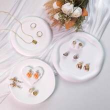 白色石膏珠宝展示托盘，客厅、卧室、婚礼、派对、圣诞节、万圣节、复活节、感恩节、斋月、完美生日、乔迁礼物的装饰道具 - 优雅的设计