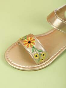 2025 Spring & Summer New Girls Retro Chinese Style Sandals, Toddler Soft Bottom Anti-Slip Kids Shoes, Big Children Fashion Sneakers - Gold - View 9