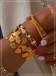 Creative And Fashionable Flower Bracelet Set, Women's Pearl Bracelet, Light Luxury Material Light Titanium Steel Countryside Style Open Bracelet, Party Jewelry Best Friend's Gift