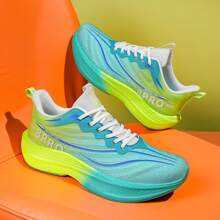 Nouvelles chaussures de course d'entraînement antidérapantes pour les examens d'éducation physique des hommes au collège en 2025, chaussures de sport ultra-légères avec plaque de carbone amortissante