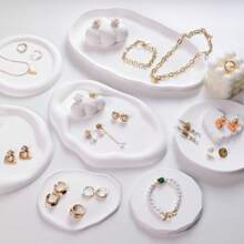 白色石膏珠宝展示托盘，客厅、卧室、婚礼、派对、圣诞节、万圣节、复活节、感恩节、斋月、完美生日、乔迁礼物的装饰道具 - 优雅的设计