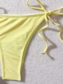 Top e Bottom de Maiô Bikini 2 Peças Amarelo Manteiga, Decote Halter, Costas Descobertas, Amarrado, Traje de Banho Feminino, Verão, Praia, Férias, Looks de Verão para Mulheres, Looks de Praia para Mulheres, Roupa de Praia Feminina, Maiô Bikini com Sustentação