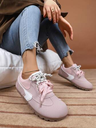 Zapatillas blancas de moda para mujer, nuevos zapatos deportivos casuales de suela gruesa estilo coreano para primavera/verano, planos antideslizantes con cordones, color rosa, adecuados para primavera/otoño