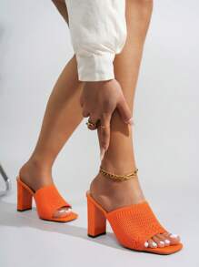 Damen Offener Zehenpartie Slide Sandalen mit dekorativem Riemen, atmungsaktiver einfarbiger Stoffstoff, eckige Zehenpartie, minimalistischer modischer Stil, geeignet für Shopping, Reisen, Partys, Dates, orangefarbenes gestricktes Material Sommer Damen High Heel Slide Sandalen
