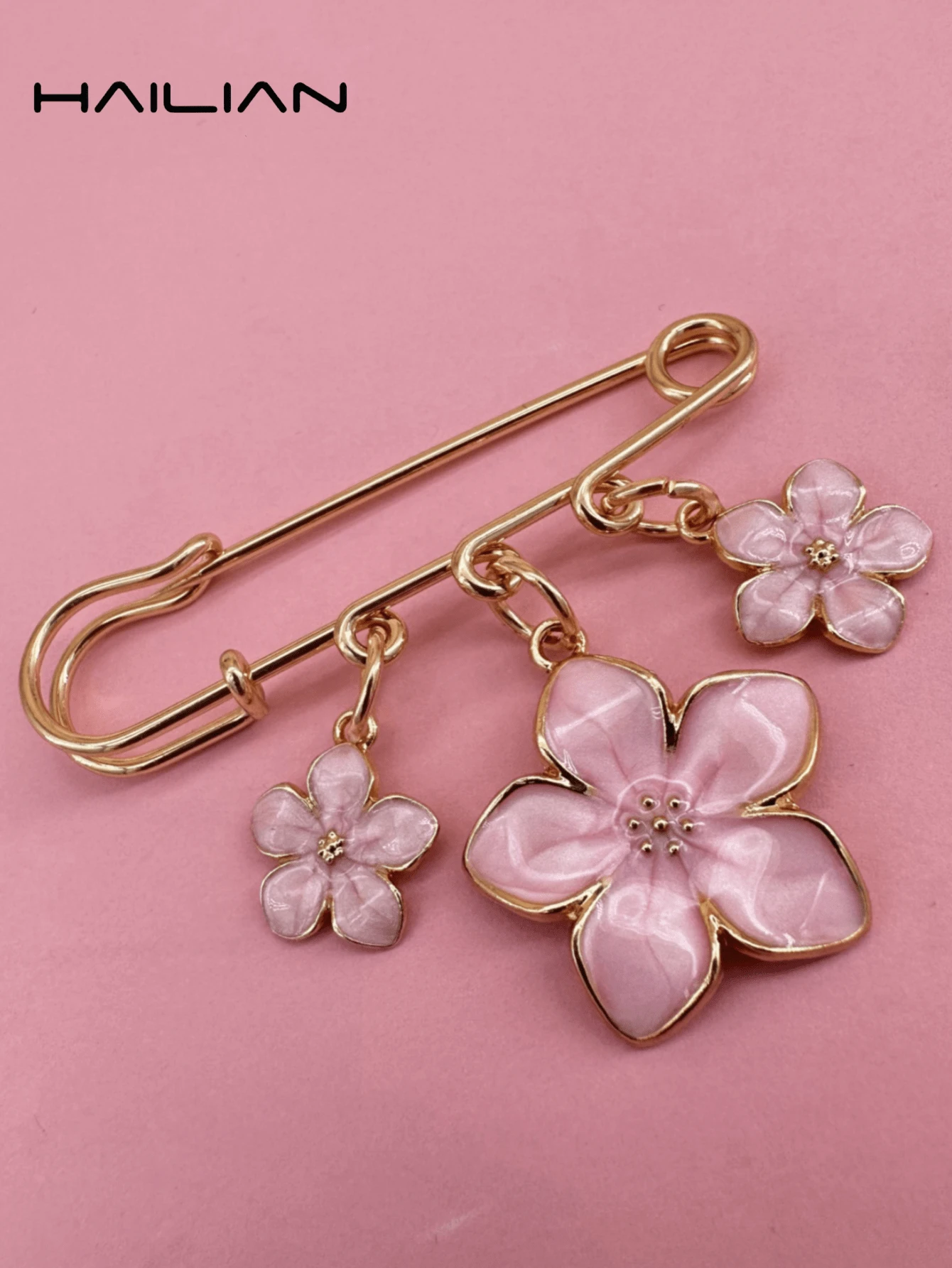HAILIAN Ladies' Cherry Blossom Shaped Bag Accessories, Charming And Cute Cherry Blossoms, Can Be Used As Bag Accessories, Brooches, Tight Waist Buckles For Pants Skirts, And Are Great Small Gifts For Family, Friends, And Sisters - Pink - View 1