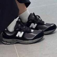 New Balance NB 2002R Retro Running Shoes, Casual Sports Shoes, Fashion Chunky Sneakers M2002RR1, Unisex - Black - View 2