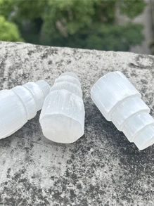 Selenite Crystal Tower Natural Selenium Skyscraper, Balance Reiki Chakra Energy, Scene Decoration, Desktop Decoration, Crystal Ornaments, Home Decor, Witchy Things, Stocking Stuffers, Decoration Gift Mom & Friend's Gift -No Electricity