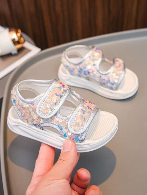 زوج من النعال الرياضية الكاجوال للأطفال الجنسين ، أحذية كاجوال خارجية مانعة للانزلاق للأطفال، صنادل أطفال