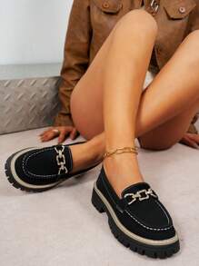 Autumn/Winter Anti-Slip Thick Sole Metal Buckle Decor Wide Toe Round Head Slip-On Loafers, Outdoor Travel Vacation Casual Shoes, Comfortable Lining Elegant Easy To Wear Popular Item, Wide Fit College Style Plus Size Student Shoes, Order According To Actual Foot Length As The Size Runs Large - 黑色 - 查看 5