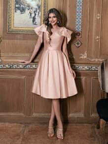 Faeriesty 优雅缎面连衣裙，蝴蝶结肩部和珍珠装饰 - 非常适合正式晚宴、新娘宾客装扮和艺术画廊庆典 - 香檳色 - 查看 2