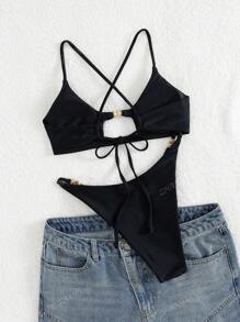 Nuovo set di costumi da bagno in stile e sexy per donna, con top a fascia in un unico colido e decorazione metallica, con laccetti di corda per allacciatura