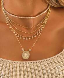 COLAR NOSSA SENHORA DAS GRAÇAS MEDALHA OVAL ZIRCÔNIAS FOLHEADO A OURO 18K