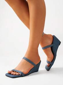 Sandálias de Tiras Minimalistas Novas do Verão 2025, Chinelos de Cunha Femininos, Sapatos de Salto Alto com Tiras Finas e da Moda