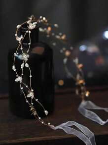 1 Peça Tiara de Contas Feita à Mão, Belas Flores para Usar por Meninas, Acessório de Roupa para Meninas das Flores, Acessório de Tiara de Flor para Casamento, Adequado para Festas de Aniversário e Fotografia de Performance, é uma Escolha Ideal para Dar de Presente para Meninas (As Cores das Fitas são Branco e Bege, e Serão Enviadas Aleatoriamente)