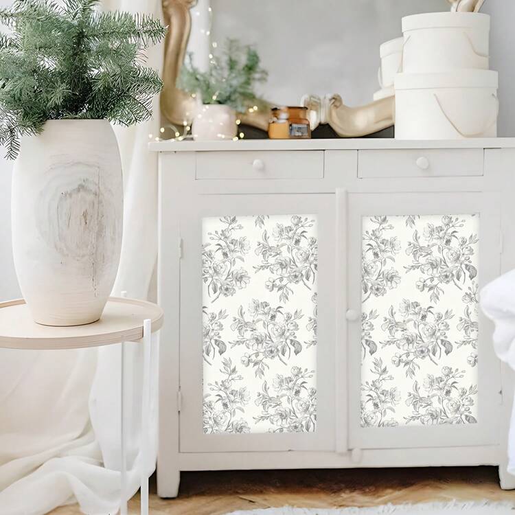 لفة ورق حائط لاصق ذاتيًا على الطراز الفرنسي الرجعي - بنمط زهري ، مقاوم للماء ، قابل للإزالة وإعادة الاستخدام ، مناسب لغرفة النوم ، غرفة المعيشة ، غرفة الطعام ، خلفية التلفزيون ، ديكور المنزل ، الخزانة ، رفوف الكتب ، المكتب ، تجديد الأثاث في التحف ، المقاس 44 * 300/500/1000 سم - أبيض وأسود - مشاهدة 7