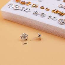 Set de 100 piezas de pendientes de studs pequeños de plástico con rhinestones de diseño aleatorio, surtidos, empaquetados en caja